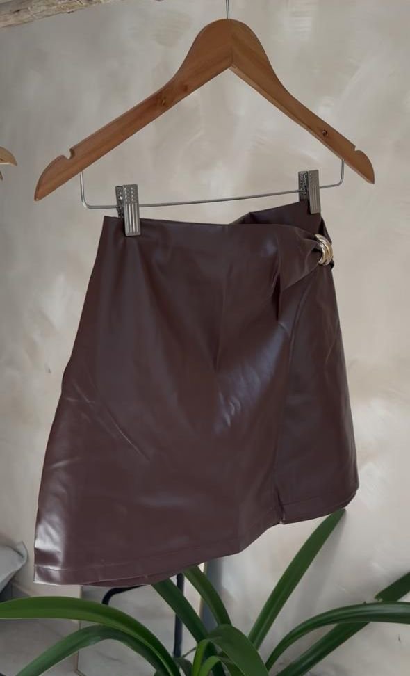 Falda Ecocuero Chololate Hebilla
