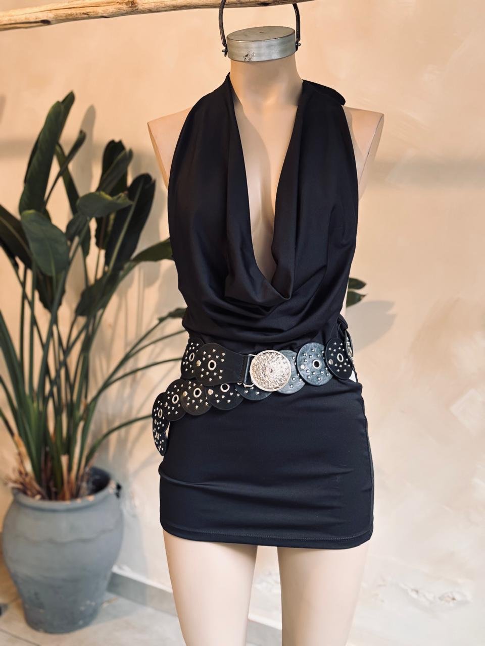 Vestido Escote Negro