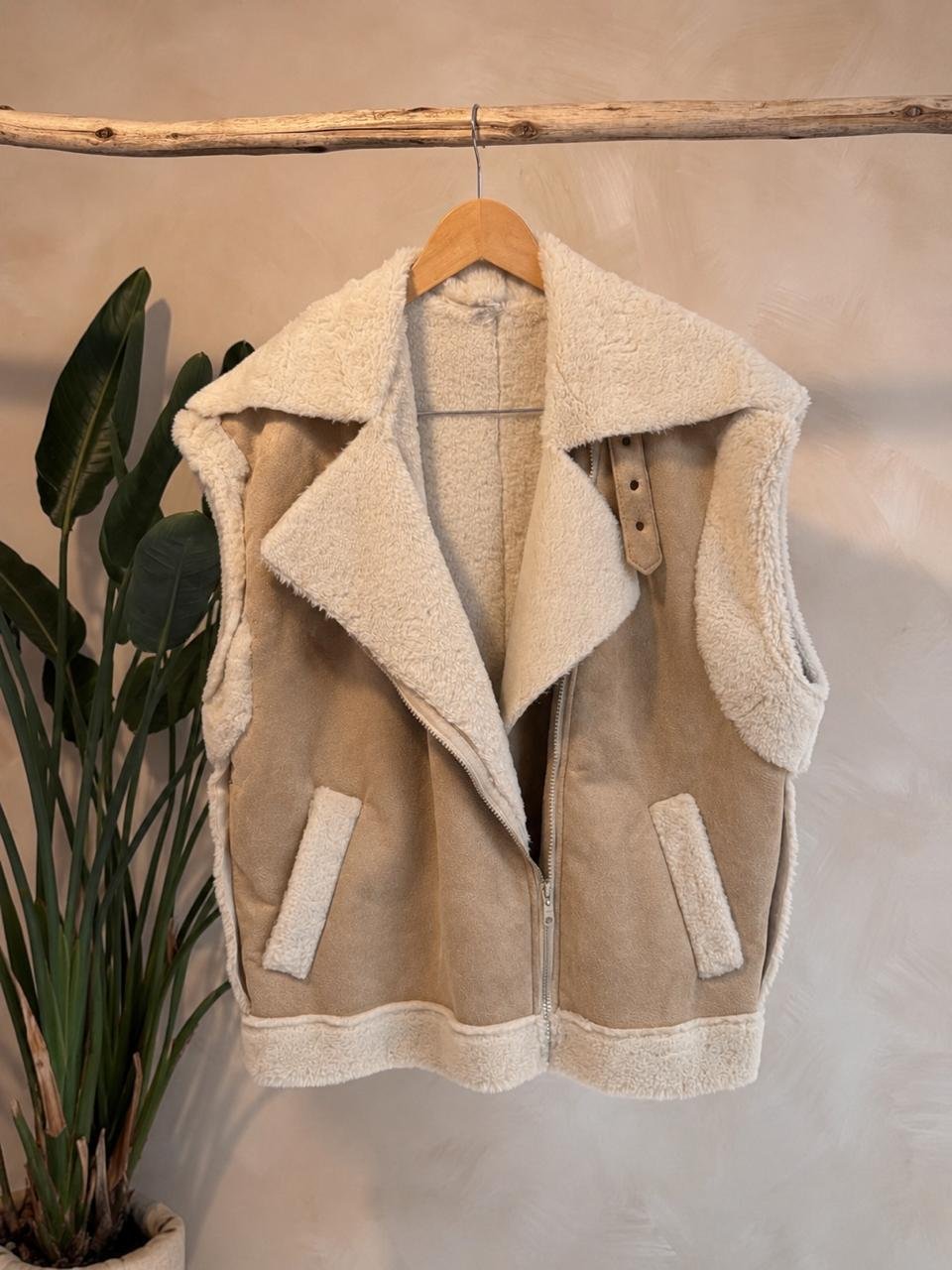 CHALECO OVERSIZE CUERINA